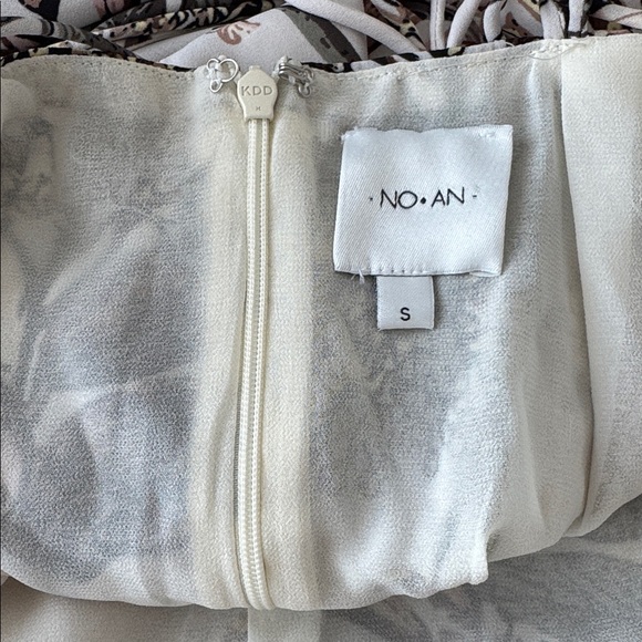 Long flowy strappy backless dress - Picture 8 of 8